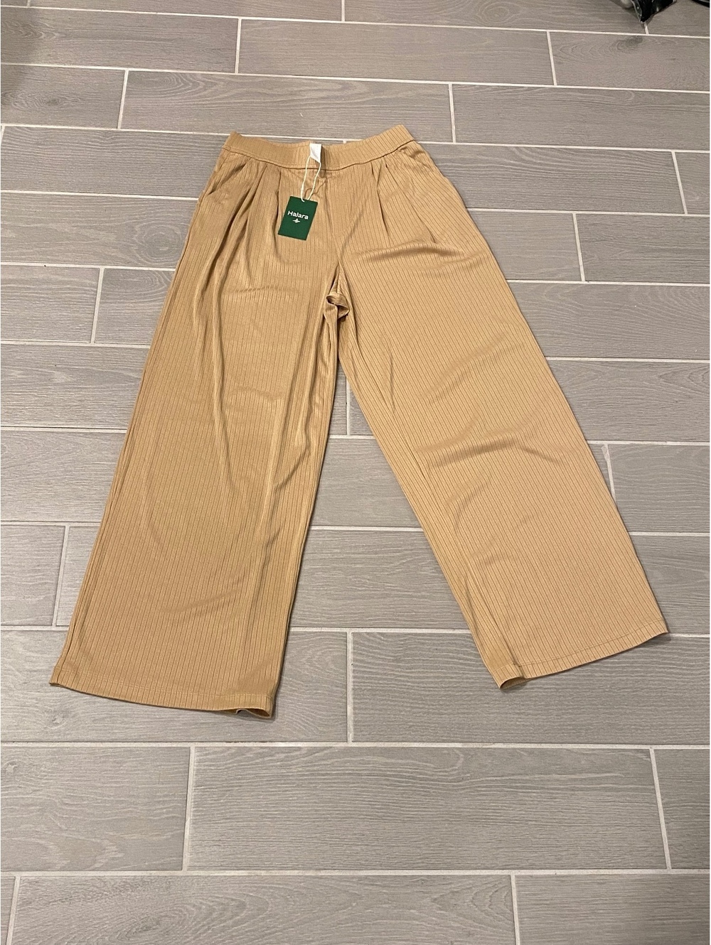 Halara Women's Wide Leg Ribbed Pants in Beige, Size Medium